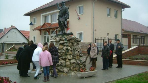 image001